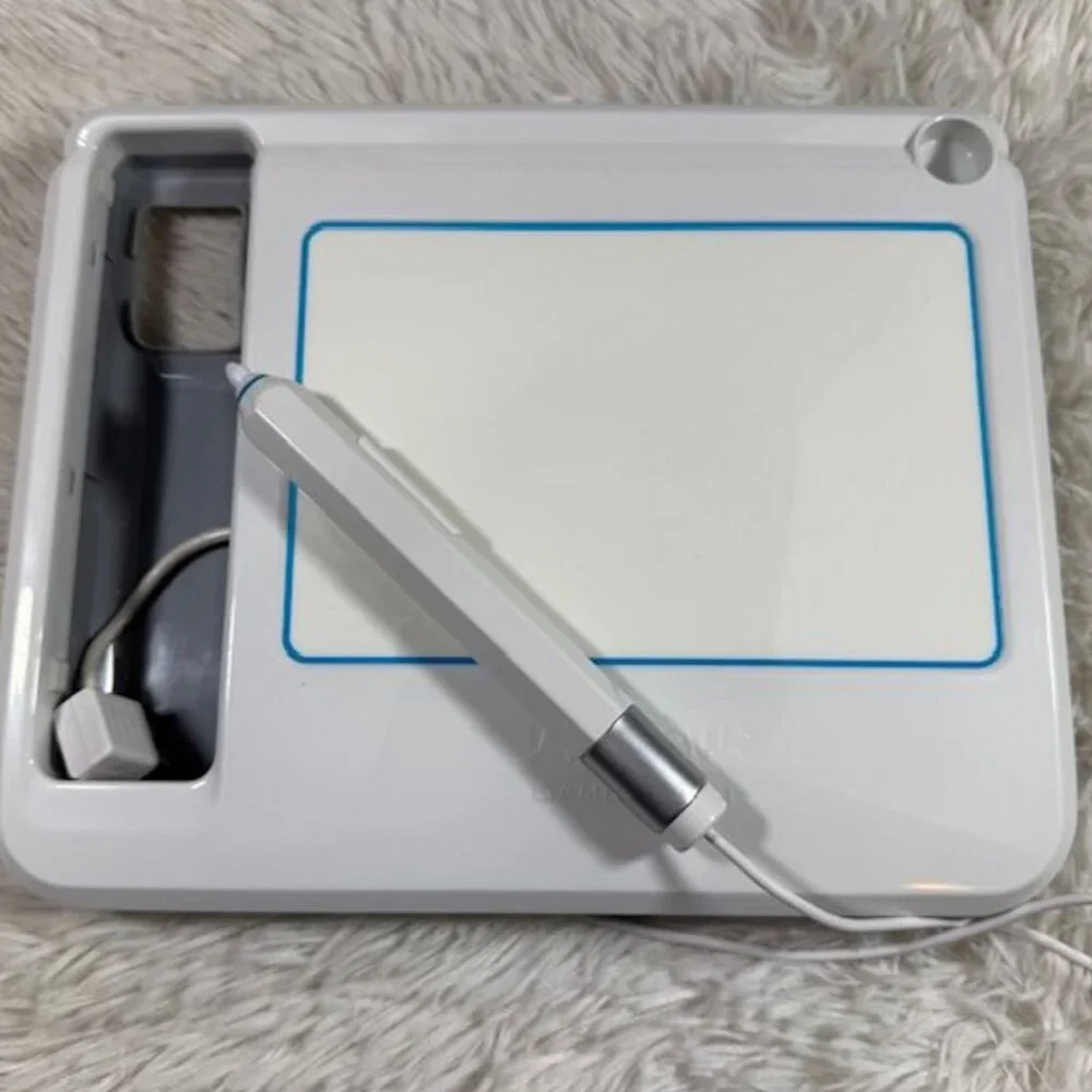 Wii UDraw Game Table +UDraw Studio + Wii UDraw Pictionary Set